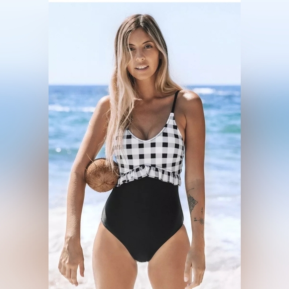Trendy Cupshe Black White Gingham And Ruffle One Piece Swimsuit. Large. - Picture 1 of 10